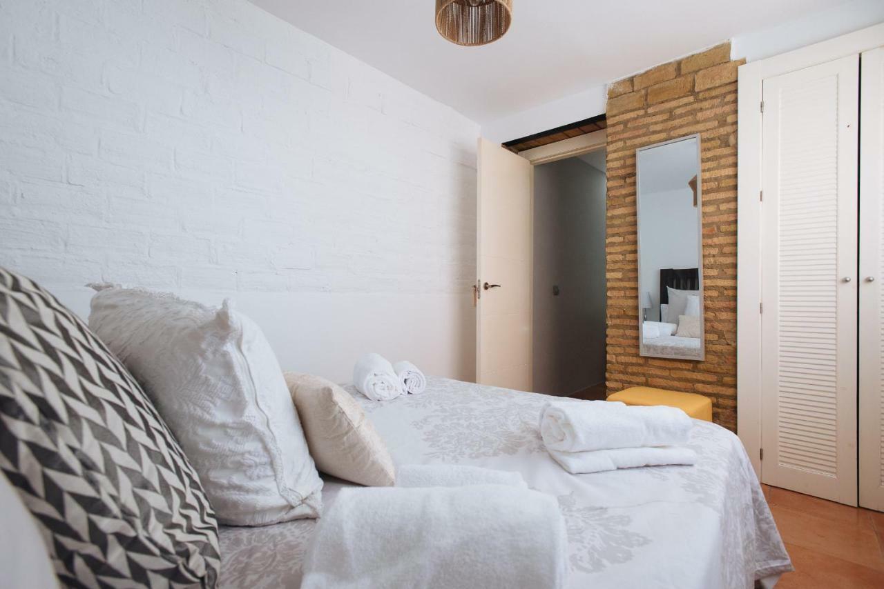 Cozy Attic With Terrace- 1Bd 1Bth- San Vicente Apartment Seville Luaran gambar