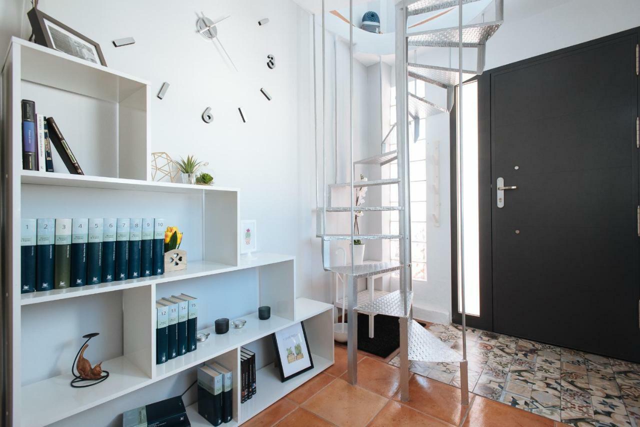 Cozy Attic With Terrace- 1Bd 1Bth- San Vicente Apartment Seville Luaran gambar